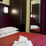 Hotel Alibi