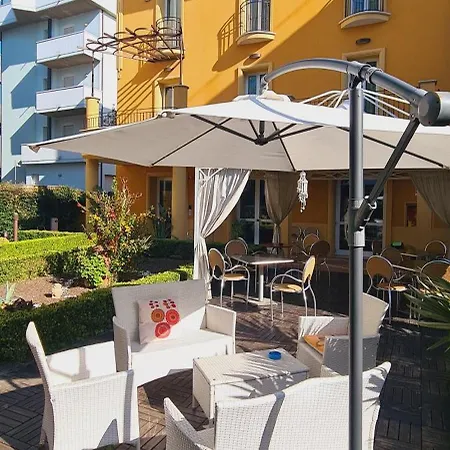 Alibi Hotell 3*