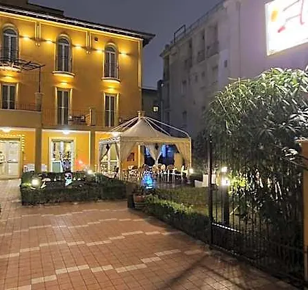 Hotel Alibi